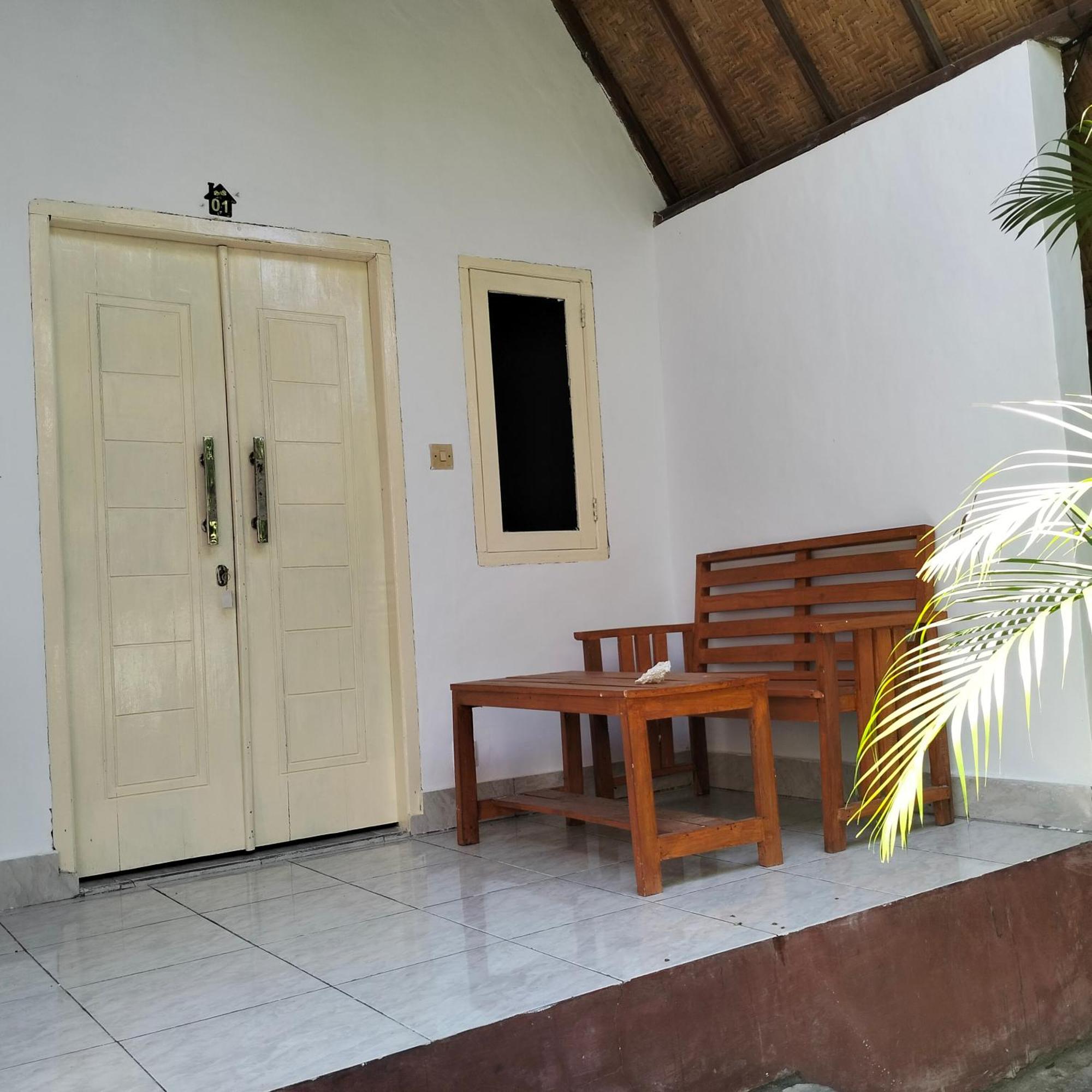 Putri Nyale Bungalow Kuta  Exterior foto