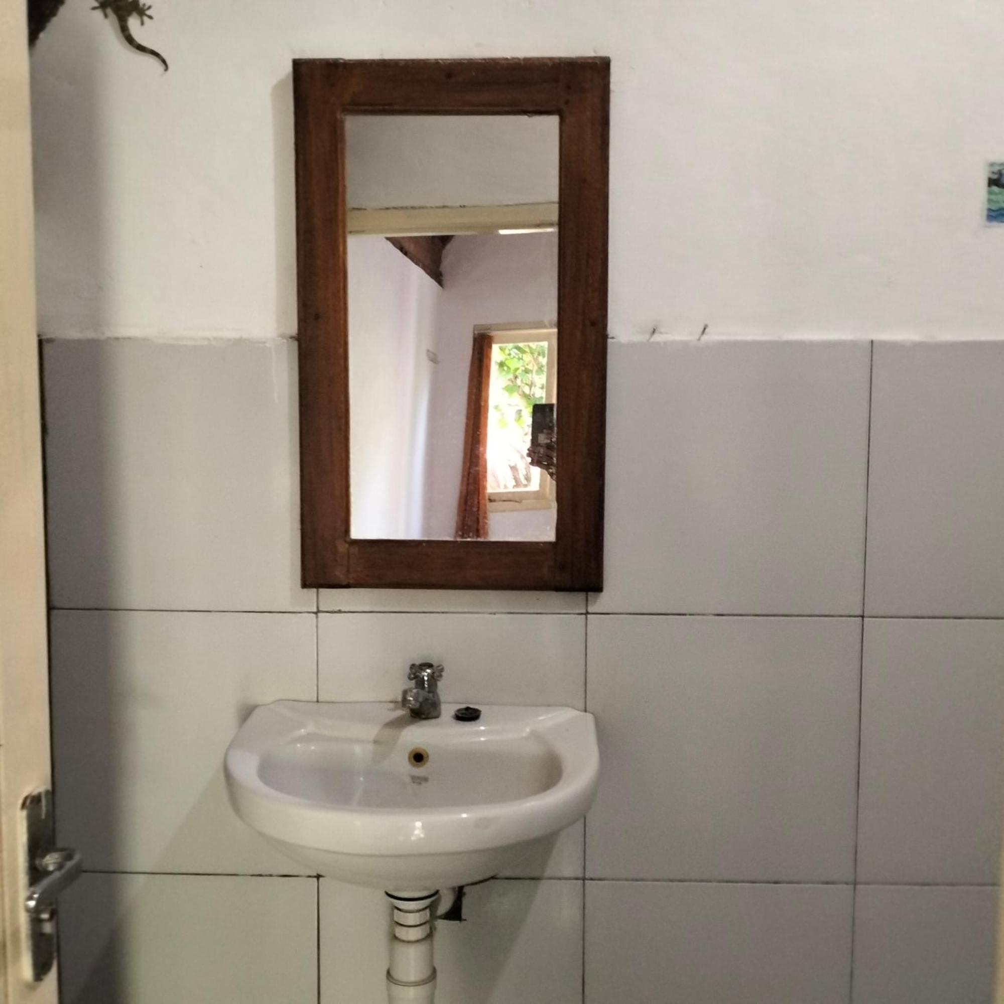 Putri Nyale Bungalow Kuta  Exterior foto