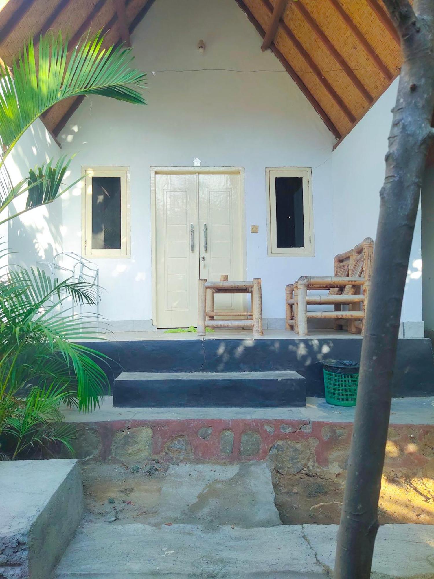 Putri Nyale Bungalow Kuta  Exterior foto