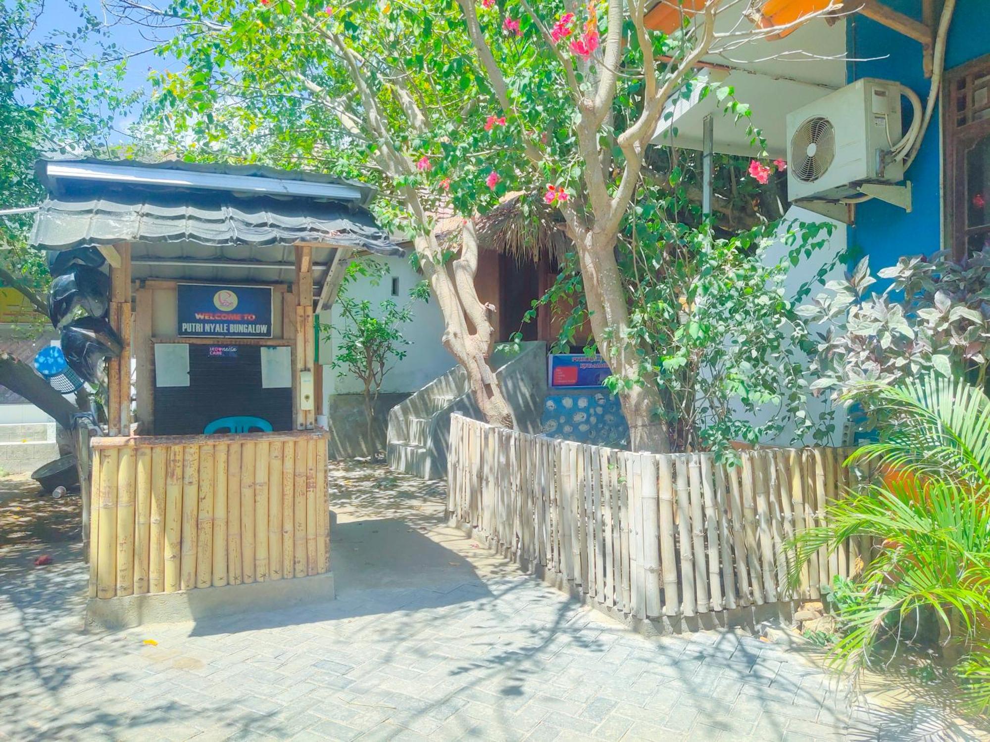 Putri Nyale Bungalow Kuta  Exterior foto