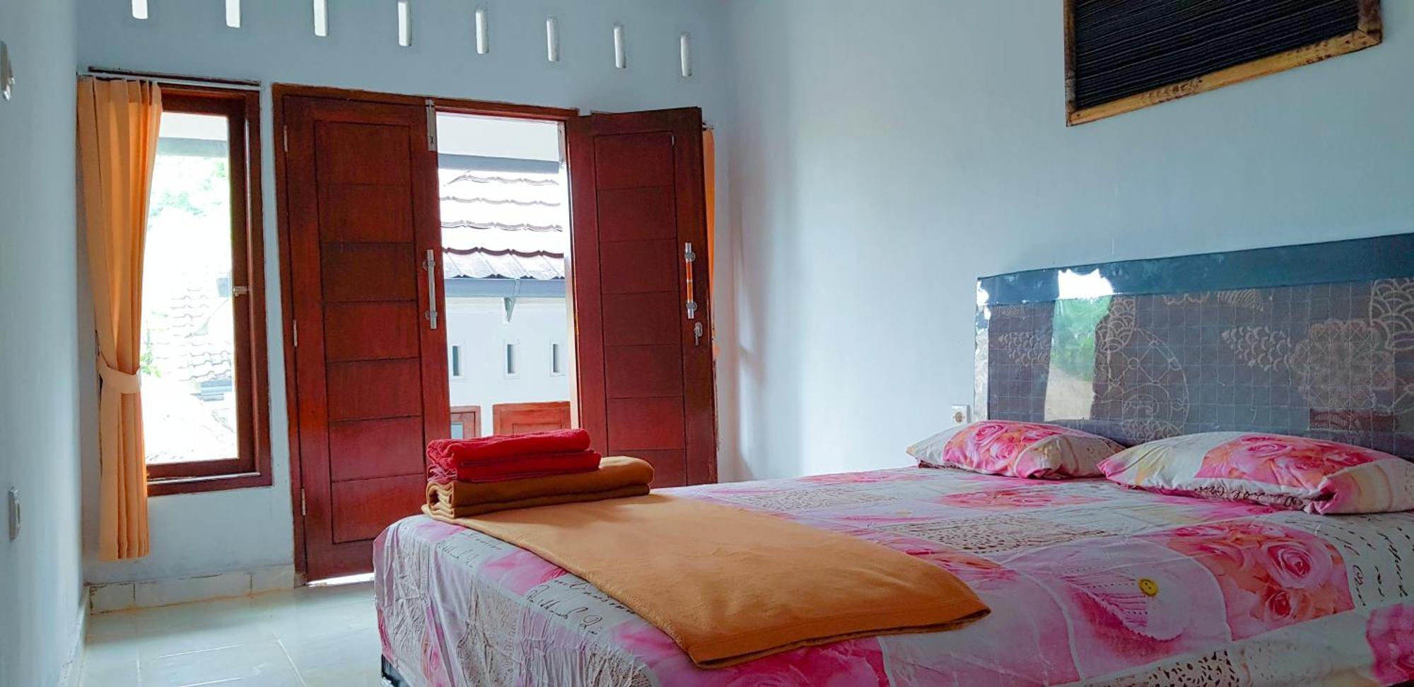 Putri Nyale Bungalow Kuta  Exterior foto